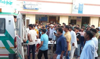 श्रद्धालुओं से भरी ट्रैक्टर ट्रॉली 60 फीट गहरी खाई मे गिरी 8 लोगों की मौत