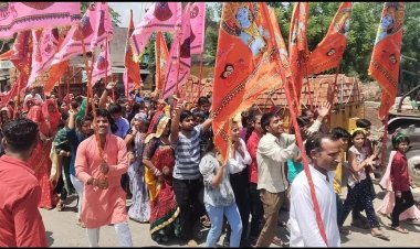 उदयपुरवाटी में पैदल विशाल निशान यात्रा में गूंजे बाबा श्याम के जयकारे