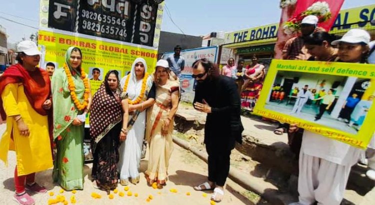 द बोहराज ग्लोबल स्कूल में मनाया मातृ दिवस :गौ माता की प्रथम रोटी बैंक का किया  शुभारंभ