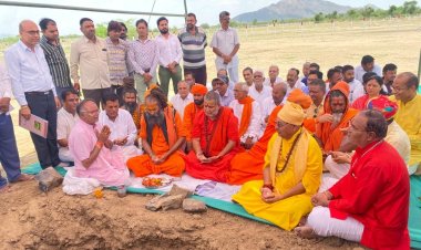 पालडीजाेड फतापुरा राेड़ पर जयश्री शक्तिधाम निर्माण की वैदिक मंत्राेच्चार के साथ भूमि पूजन कर आधारशिला रखी