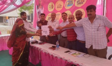 पापडा मे ग्रामीणों ने अधिकारियों को बताई पेयजल समस्या