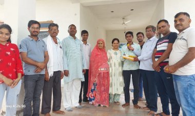 बाघोली दसवीं बोर्ड में सेंटर टॉपर रहने पर सरपंच ने किया छात्र का सम्मान