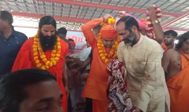 रिवाला गौशाला धाम मलपुरा मे 108 कुण्डीय संकट मोचन महायज्ञ मे आहुति देने पहुंचे योग गुरु बाबा रामदेव