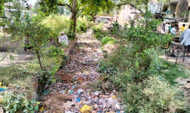 करीब आया मानसून: नगरपालिका फिर भूली शहर के नालों की सफाई करवाना