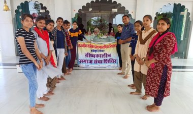 बालिकाओं ने सफाई कर स्वच्छता का दिया  संदेश