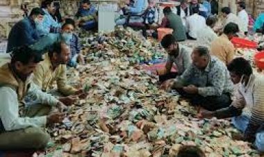 सांवलिया सेठ मंदिर के कर्मचारी द्वारा नोटों की गड्डी चुराने का लाइव वीडियो भक्त ने बनाया, मामला दर्ज