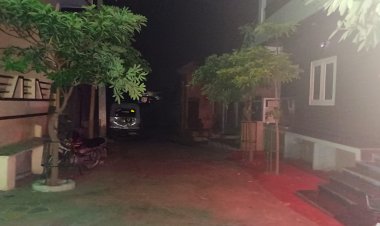 रोड लाइटें ठप ,शाम होते ही गली मौहल्ले में पसर जाता है अंधेरा, गली मौहल्ले साफ सफाई के लिए तरसे