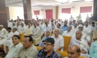 संचालक मंडल राजनीति से ऊपर उठकर कार्य करें तो घाटे में नहीं जा सकती समिति:  लाभांश वितरण समारोह में एक लाख 62 हजार रुपए का चेक सौंपा