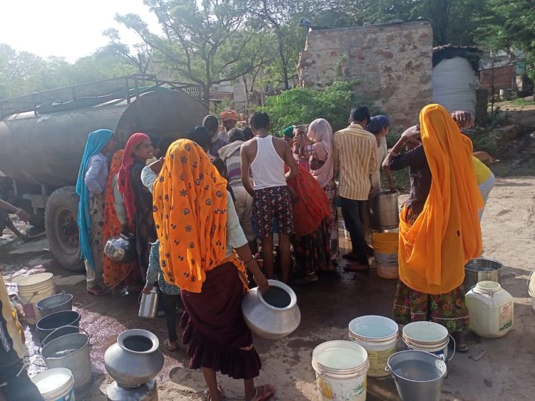 रैणी के नांगल सोहन सहित अनेक गांवो में पानी की समस्या से है आमजन परेशान: जलदाय विभाग ने पेयजल संकट से निजात दिलाने के लगा रखे है पानी के टैन्कर