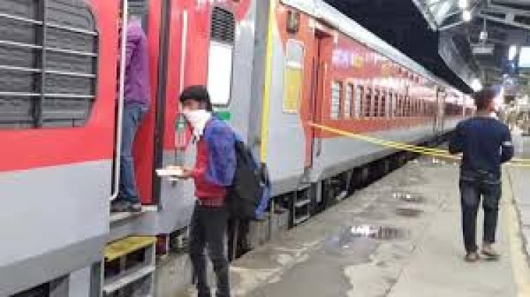 रेलयात्री से टीटी द्वारा मारपीट करने का आरोप जीआरपी थाने पहुंच युवक ने कराया मामला दर्ज़