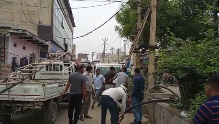 रेलवे स्टेशन रोड पर बिजली केबल फाल्ट से उपकरण फुंके: 3 घंटे तक विद्युत आपूर्ति रही बाधित, दो टीमों ने किया लाइन को दुरुस्त
