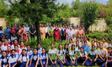 पर्यावरण की सुरक्षा के संकल्प के साथ सोफिया स्कूल मे हुआ  नवीन शिक्षण सत्रारंभ : छात्राओं ने 71 औषधीय पौधे लगाए