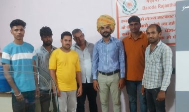 पचलंगी में बैंक सहायक प्रबंधक पवन कुमार सर्वा का तबादला होने पर ग्रामीणों ने  किया सम्मान