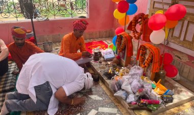 भाजपा नेता देवेंद्र दत्ता ने गुरु पूर्णिमा के पर्व पर कई मंदिरों में मत्था टेक कर मांगी मन्नत