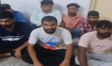 जुआ खेलते हुए वार्ड पार्षद सहित 8 लोग गिफ्तार