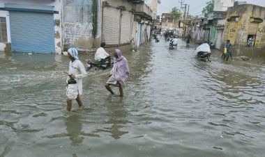 इंद्रदेव मेहरबान: बारिश से जनजीवन अस्तव्यस्त सड़कों पर भरा पानी
