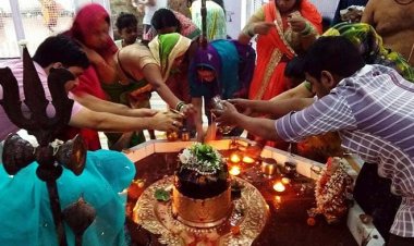 सावन मास के प्रथम सोमवार को शिवजी को रिझाने उमड़ा जनसैलाब