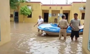 लगातार बार‍िश का असर: तखतगढ़ पुलिस थाने में एक बार फिर घुसा पानी