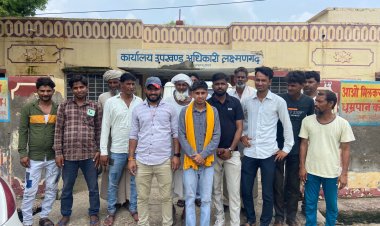 ट्रांसफार्मर नहीं मिलने से नाराज लोगों ने विरोध प्रदर्शन कर एसडीएम को ज्ञापन सौंपा: दो महीने से अंधेरे में रहने को मजबूर ग्रामीण