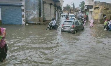 बम बम भोले जय घोष के साथ हुआ जलाभिषेक: कस्बे में भरा पानी इंद्रदेव हुए मेहरबान