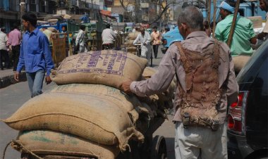 उमस भरी गर्मी से छूट रहा पसीना, मुश्किल हुआ जीना