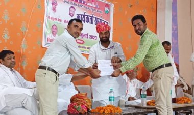 शारीरिक शिक्षकों के तबादले को लेकर दिया ज्ञापन