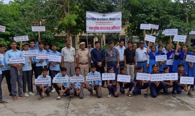 नशा मुक्ति हेतु निकाली जागरूकता रैली: नशे के दुष्परिणाम बताते हुए बचाव के बताए तरीके