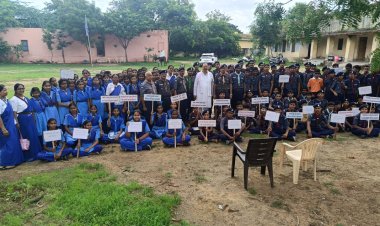 स्काउट गाइड को सिखाया शांति और अहिंसा का पाठ