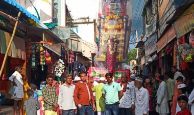 मातमी धुनों के साथ निकला ताजिया,गमगीन माहौल में हुए सुपुर्द-ए-खाक