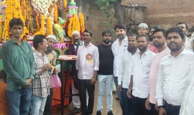 नाग चौंक युवा मित्र मंडल ने मोहर्रम के जुलूस में की छब्बील  की व्यवस्था