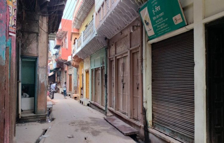 मुनि श्री कामकुमार नंदी की निर्मम हत्या को लेकर रोष : जुरहरा में जैन प्रतिष्ठान रखे बंद