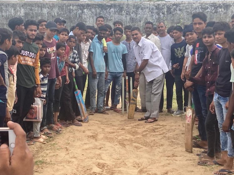 बाघोली में क्रिकेट प्रतियोगिता का शुभारंभ भाजपा नेता विजेंद्र सिंह इंद्रपुरा ने किया