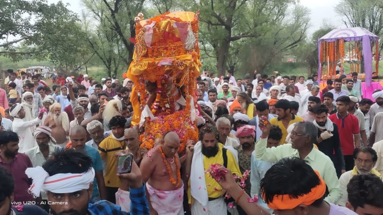 कोटड़ी धाम के महंत रामकुमार दास महाराज की अंतिम यात्रा में उमड़ा भक्तों का सैलाब
