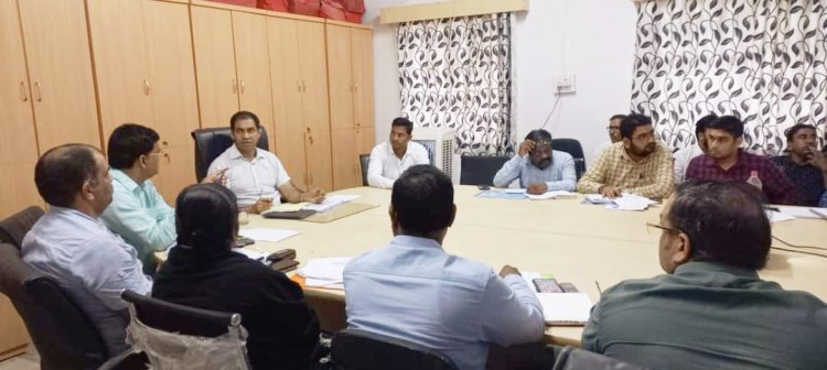 नागौर जिला कलेक्टर अमित यादव रहे मकराना दौरे पर:उपखंड कार्यालय में खंड के अधिकारियों की ली बैठक