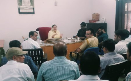 एसडीएम कार्यालय में विधायक साफिया खान ने ली सभी ब्लॉक स्तरीय अधिकारियों की बैठक,दिए दिशा निर्देश