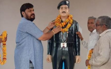 शहिद देशराज की स्मारक पर जाकर शहीद को किया याद: भारत माता के जयकारों के साथ देशराज जिंदाबाद के लगे जयकारे