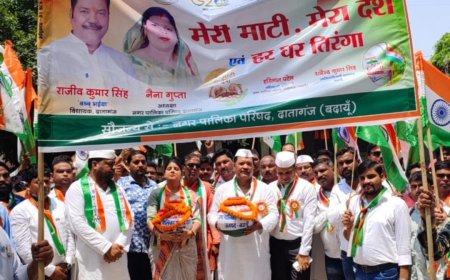 ध्वजारोहण: स्वतंत्रता दिवस पर नगर पालिका अध्यक्षा नैना गुप्ता ने फहराया तिरंगा