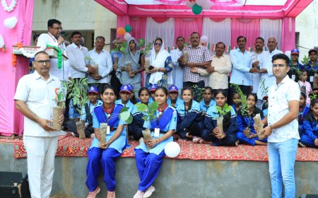 तेरा तुझको अर्पण अभियान के तहत लगाए एक हजार पौधे