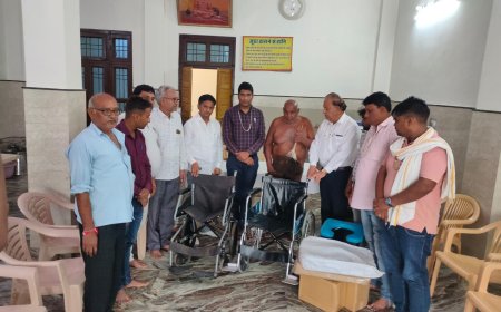 राजकीय सामुदायिक अस्पताल भुसावर  को आदिनाथ दिगम्बर जैन मंदिर  ने दो व्हीलचेयर और अन्य सामान दान स्वरूप दिया