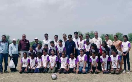 सातलियास की छात्रा टीम फुटबॉल में सहाड़ा ब्लॉक पर चैम्पियन