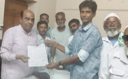 तखतगढ़ मुस्लिम कमेटी ने  कब्रिस्तान की दिवार को लेकर कांग्रेस जिलाध्यक्ष ज्ञापन