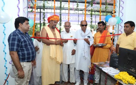 किशोरपुरा ढहर में लक्ष्मण दास महाराज ने फीता काटकर किया भवानी मोटरसाइकिल एजेंसी का शुभारंभ