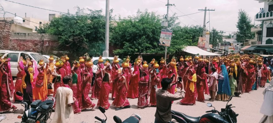 पांच दिवसीय रामकथा का आयोजन रामगढ़ में: शोभायात्रा में उमड़ा जनसैलाब