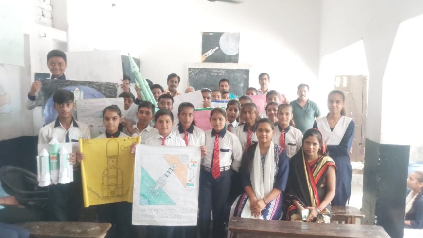बदायूँ के स्कूली बच्चों ने चंद्रयान की डिजाइन में बनाए प्रोजेक्ट ,टीचरों ने बच्चों को अंतरिक्ष की दी जानकारी