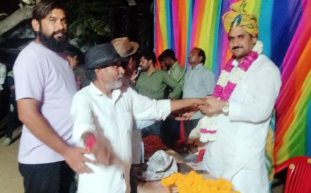 शेखावाटी परंपरा के अनुसार चुनरी का साफा व फूलमाला पहनाकर किया संदीप सैनी का जोरदार स्वागत