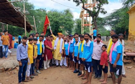 खाटूधाम के लिए डाक ध्वजायात्रा हुई रवाना, श्याम मन्दिर से श्रीइन्द्रकुटी हनुमान मन्दिर से ध्वजारोहण को रवाना किया