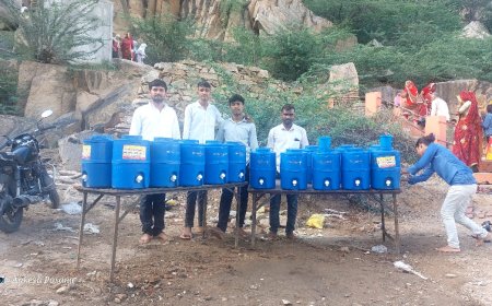 गुढागौडजी में पहाड़ी वाली गणेश मंदिर में बही भजनों की रसगंगा: अलौकिक फूलों से किया भगवान गणेश का श्रृंगार