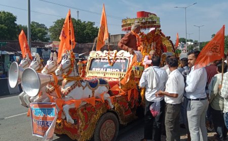 गुरलाँ में शौर्य जागरण रथयात्रा का  पुष्प वर्षा कर किया स्वागत