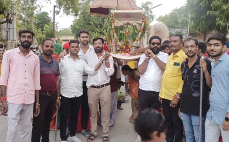 प्रजापति समाज ने ठाकुरजी कि रेवाड़ी हषोल्लास से निकाली,समाज के सैकड़ों लोग उमड़े