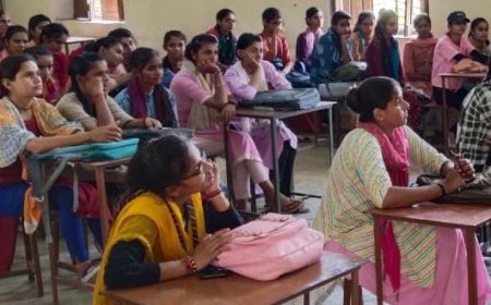 छात्राओं को दी दहेज निषेध अधिनियम व महिलाओं को संपत्ति के अधिकार संबंधी जानकारी